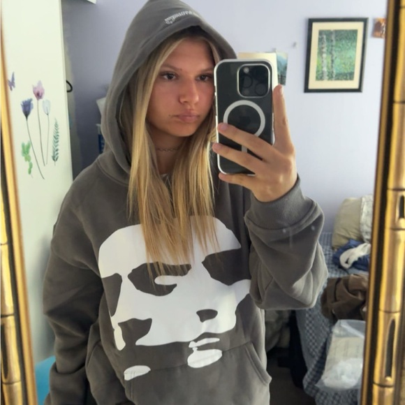 CLASHTOWN Hoodies - Picture 3 of 5